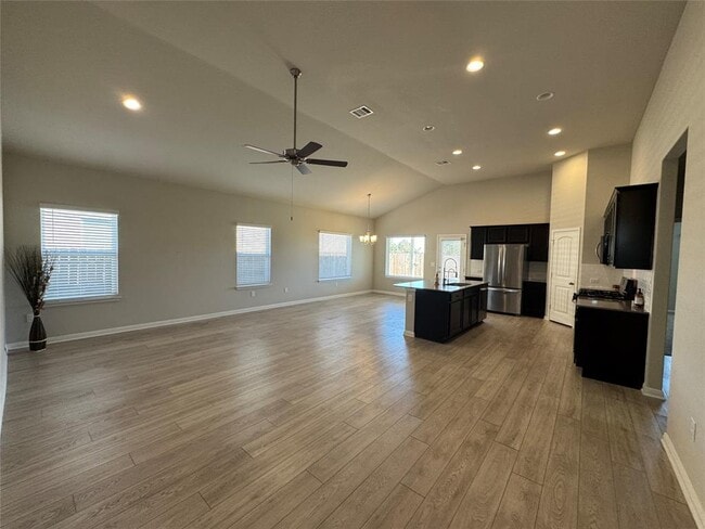 Foto del edificio - 2440 Lobo Landing Cove