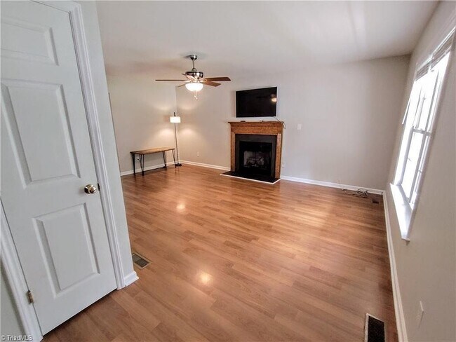Foto del edificio - 3709 Courtland Cir