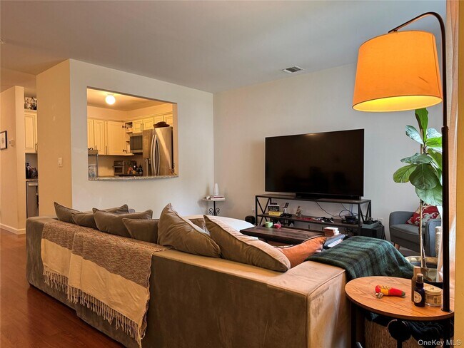 Foto del edificio - 77 Leeward Ct