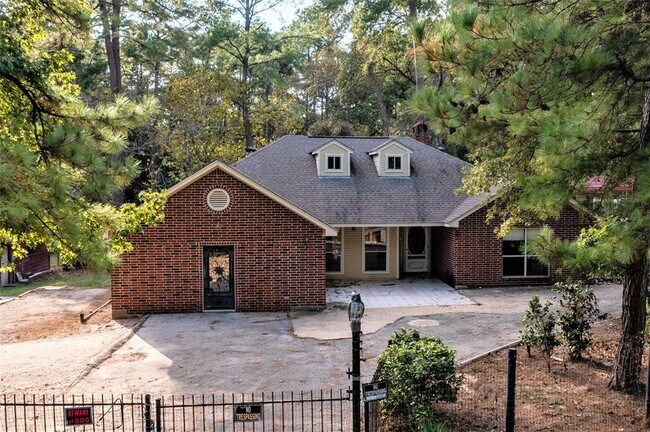 Foto del edificio - 302 Greenbriar Dr