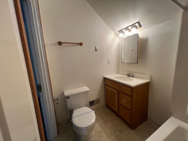 Building Photo - 1205 Mississippi St