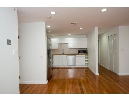 Building Photo - 406 Broadway