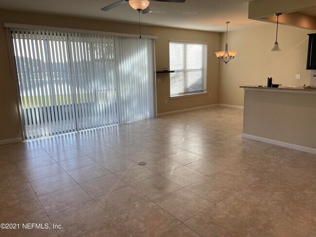 Building Photo - 13449 Isla Vista Dr