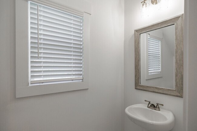 Foto del edificio - 375 Morton Rd