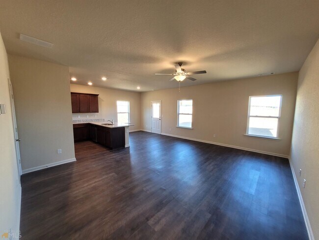 Building Photo - 100 Foley Dr