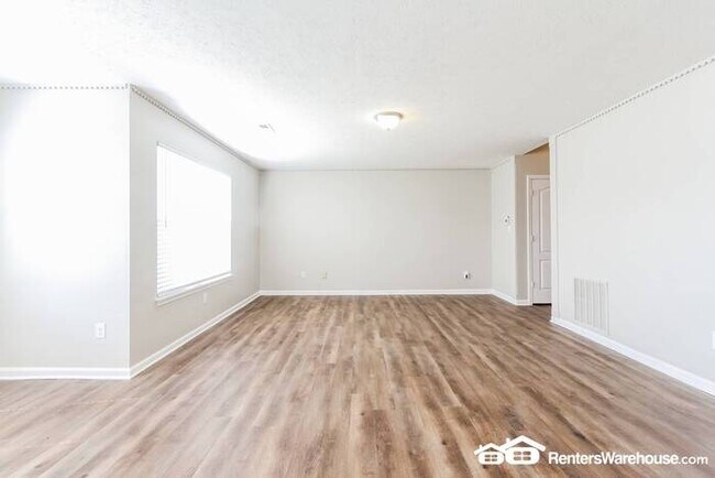 Foto del edificio - **MOVE IN SPECIAL!** Beautiful Newly Renov...