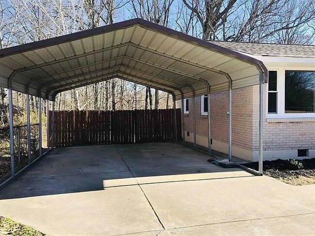 Building Photo - 407 Hazel Dr