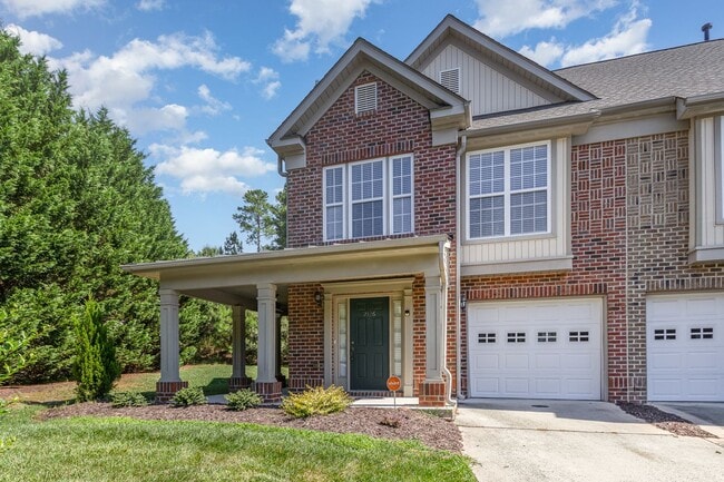 Building Photo - Lovely 2-Bedroom Move-In Ready Townhome in...