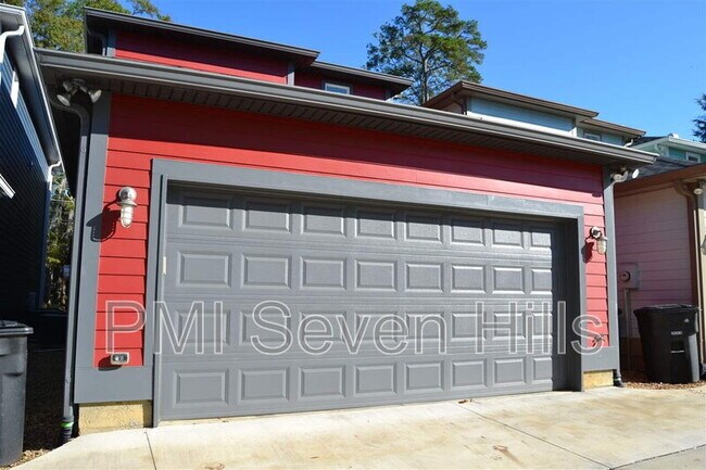 Foto del edificio - 828 N Duval St