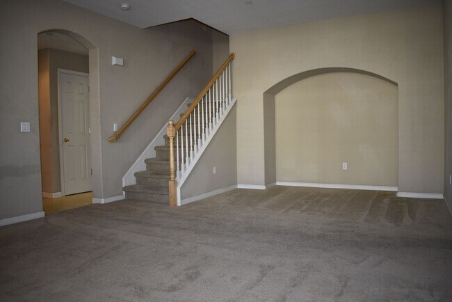 Building Photo - 2103 Ferry Cir