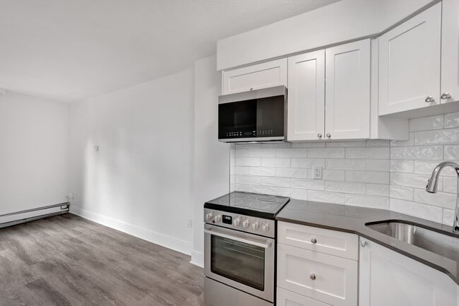 Interior Photo - 1175 Haro Street