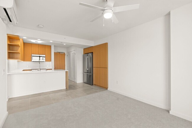 Building Photo - Sky Ala Moana/1BR, 1BA, PKG, AC, W/D, Reso...