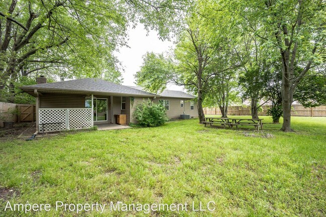 Foto del edificio - 3 br, 1.5 bath House - 1425 N Giles Rd