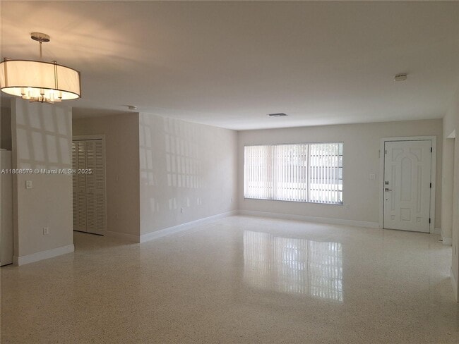 Building Photo - 5600 SW 64th Pl
