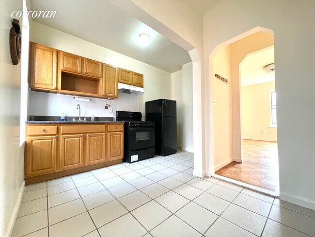 Foto del edificio - 8015 Bay Pkwy