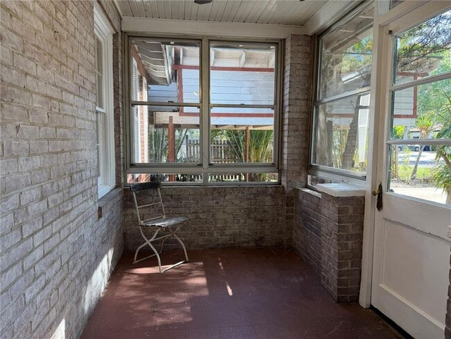 Building Photo - 3813 W De Leon St