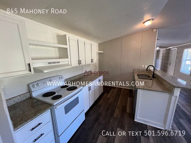 Foto del edificio - 845 Mahoney Rd