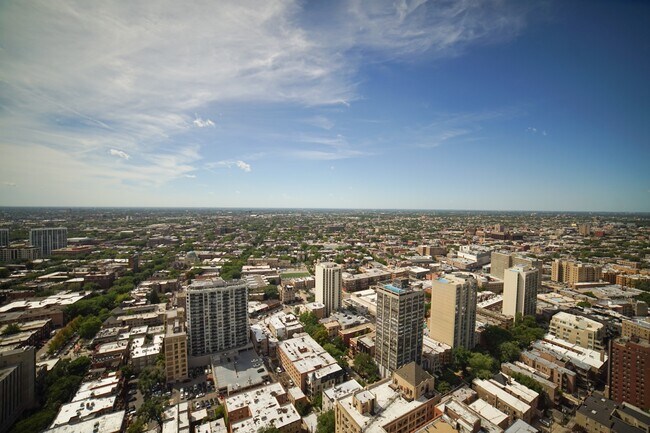Foto del edificio - 2626 N Lakeview Ave