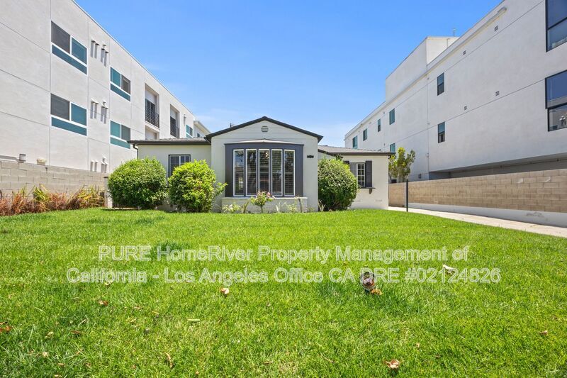 Photo - 1534 Hayworth Ave
