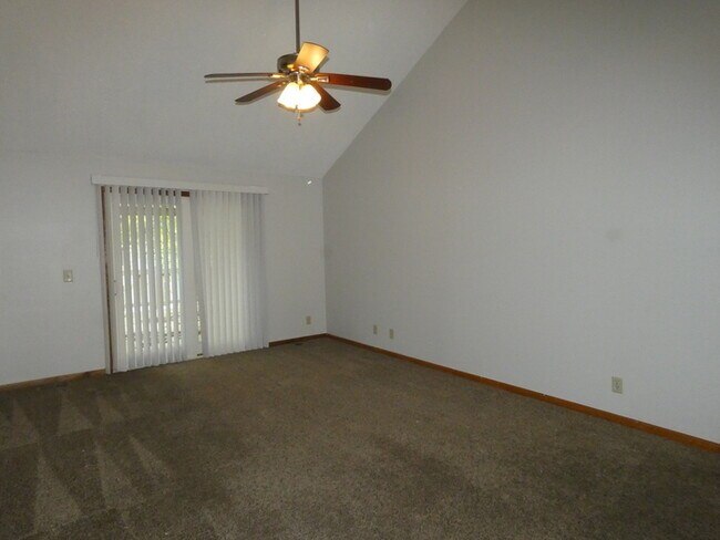 Foto del edificio - Beautiful Town Home in Kearney, MO