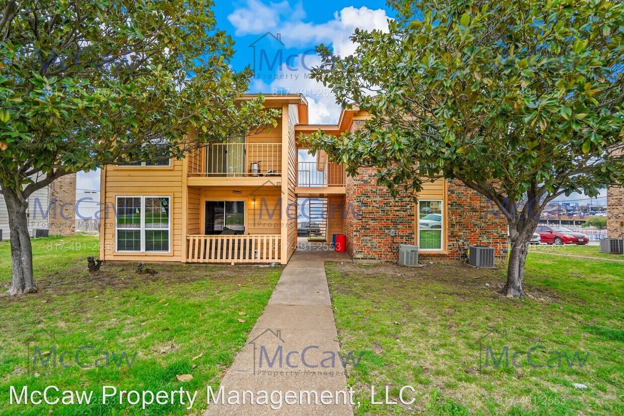 8030 Cambridge Cir, White Settlement, TX 76108 House Rental in White Settlement, TX