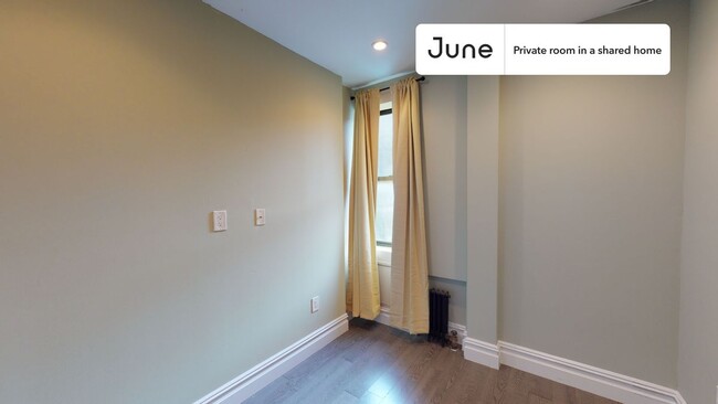 Foto del edificio - Private bedroom in 3 bed/2 bath Home