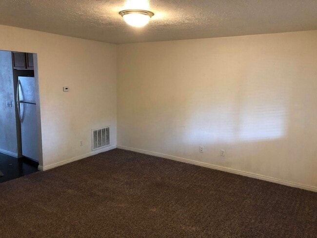 Building Photo - 1175 S 200 W