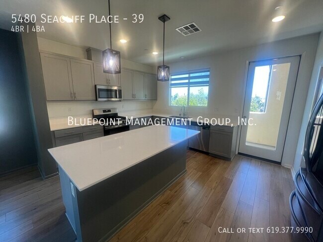 Foto del edificio - 5480 Seacliff Pl