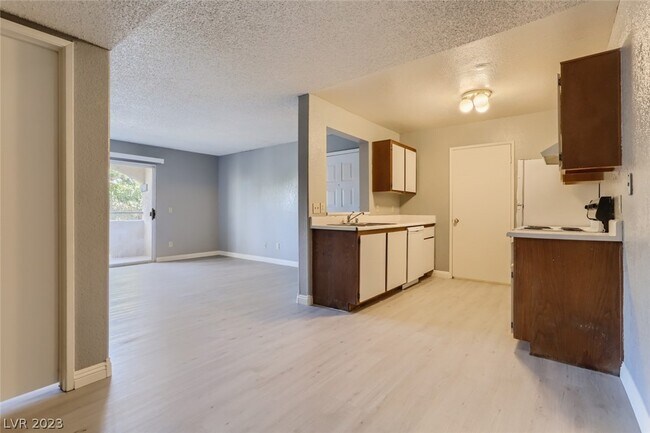 Foto del edificio - 220 Mission Newport Ln