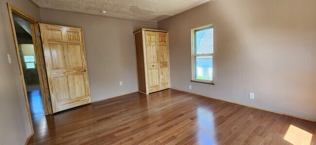 Building Photo - 505 N Adams St