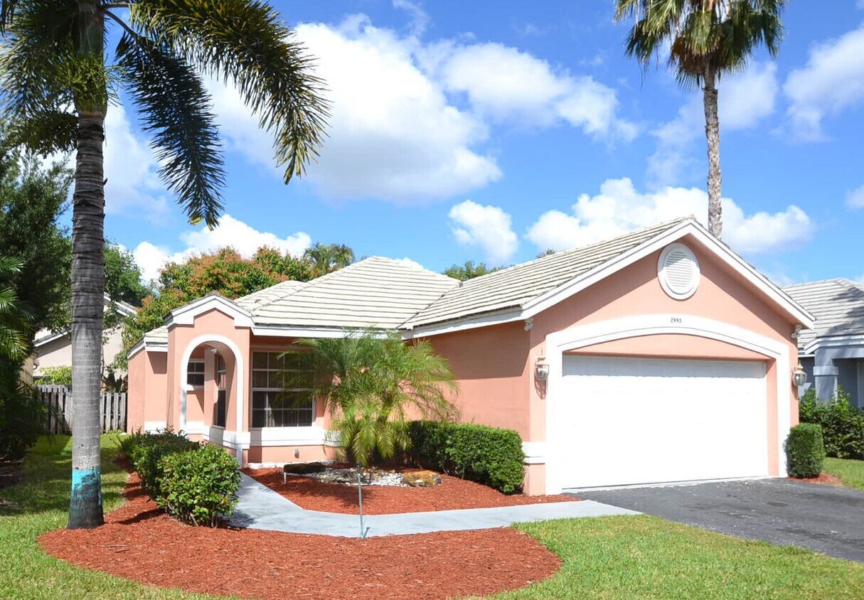 Primary Photo - 2995 Myrtle Oak Cir