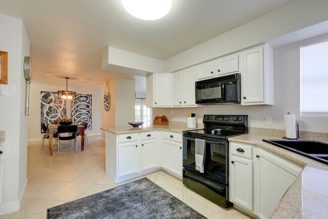 Foto del edificio - 8787 E Mountain View Rd