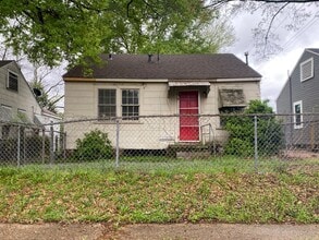 Building Photo - 1551 Summers St