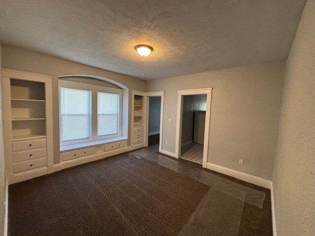 Building Photo - 603 E 109th St