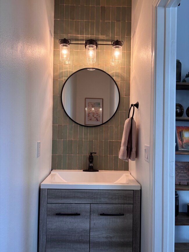 Foto del edificio - 1350 S Greenfield Rd