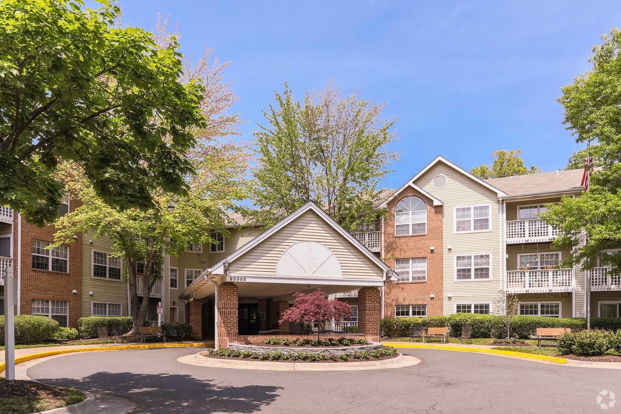 Sommerset Retirement Community Apartments in Sterling, VA
