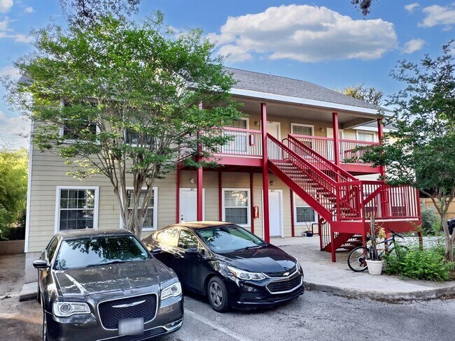 Building Photo - 412 Burleson St
