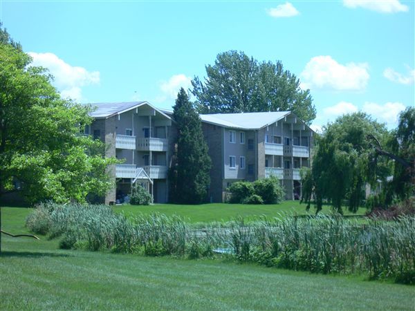 Foto del edificio - 2 br, 1 bath Apartment - Lakeview Apartmen...