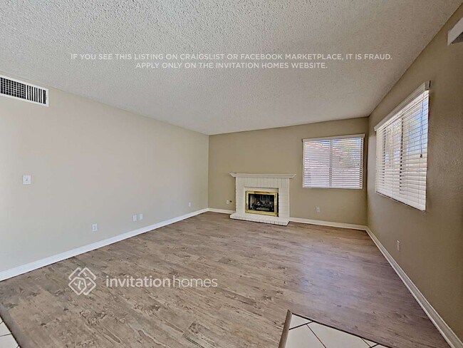 Building Photo - 2308 Lone Pine Dr