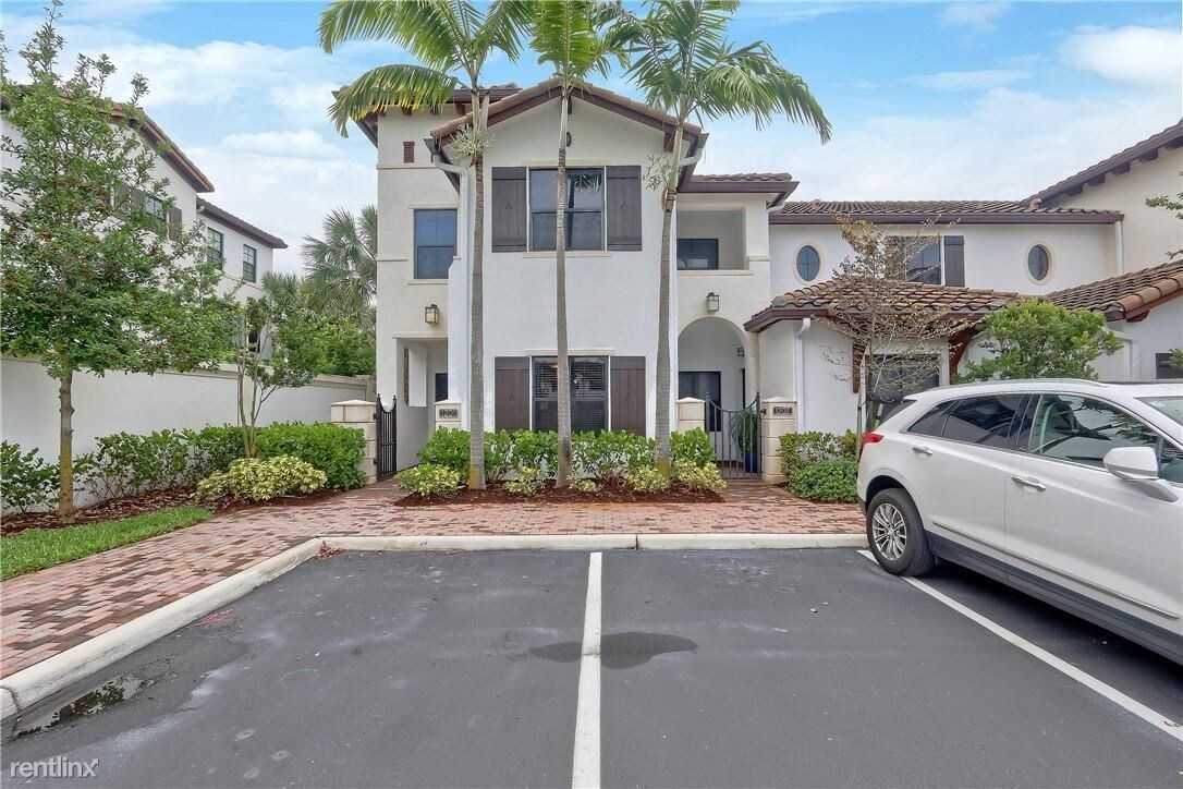 Primary Photo - 5801 Toscana Dr