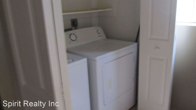 Building Photo - 2 br, 1.5 bath House - Walk to Beach 259 D...