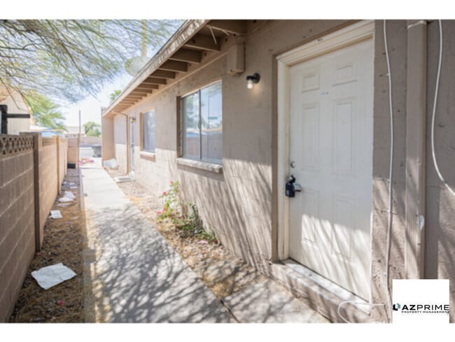 Building Photo - FIRST MONTH FREE RENT MOVE IN SPECIAL!  Introducing your New Oasis in this 2/1 Mesa 4-plex Unit!
