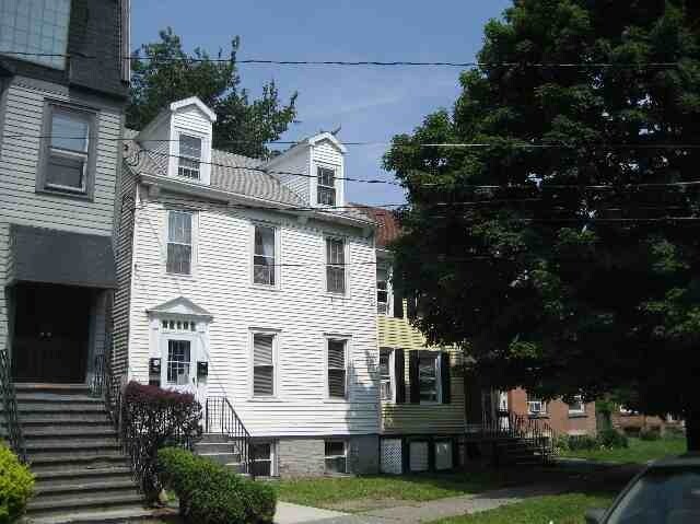Primary Photo - 17 Western Ave