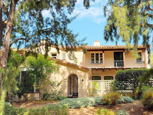Photo - 10563 Lindbrook Dr (Los Angeles, CA) House