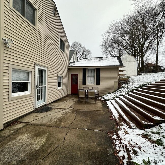 Building Photo - 15 Harrington Ave
