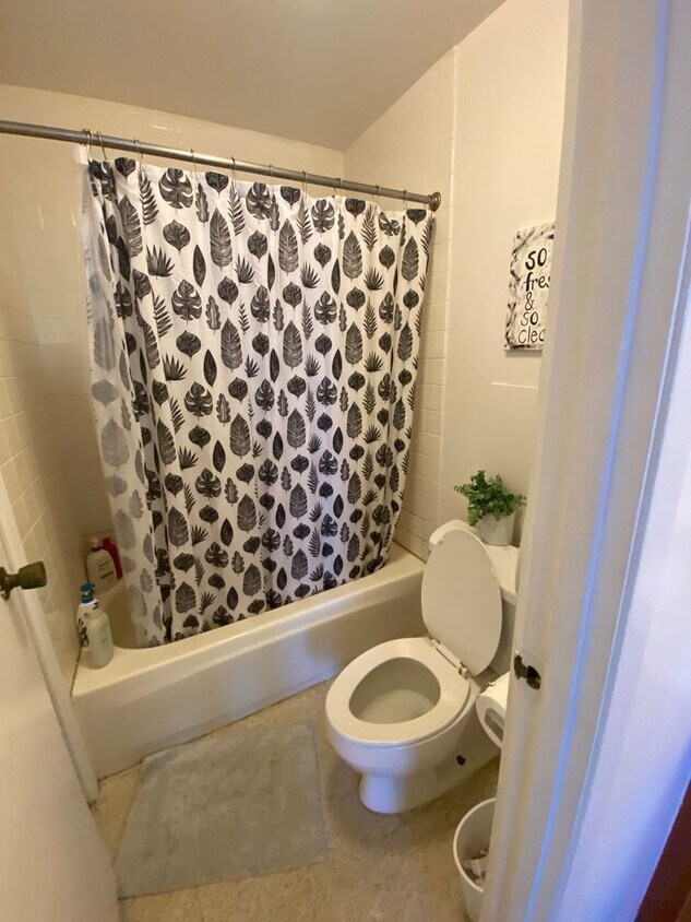 Building Photo - 1255 Nuuanu Ave