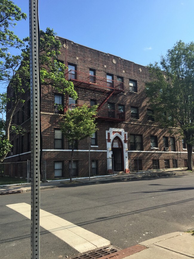 Building Photo - 1-7 Tillinghast St