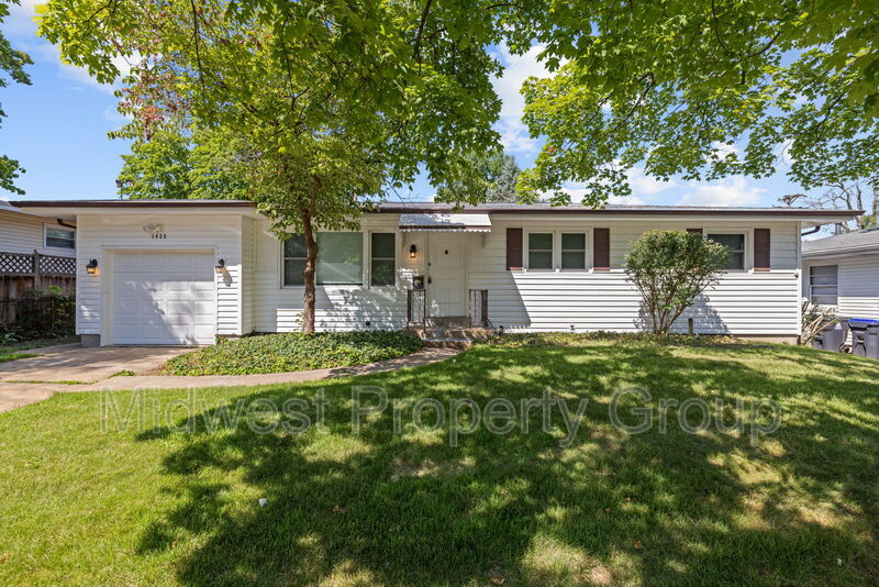 Primary Photo - 1425 Lindsay Ln