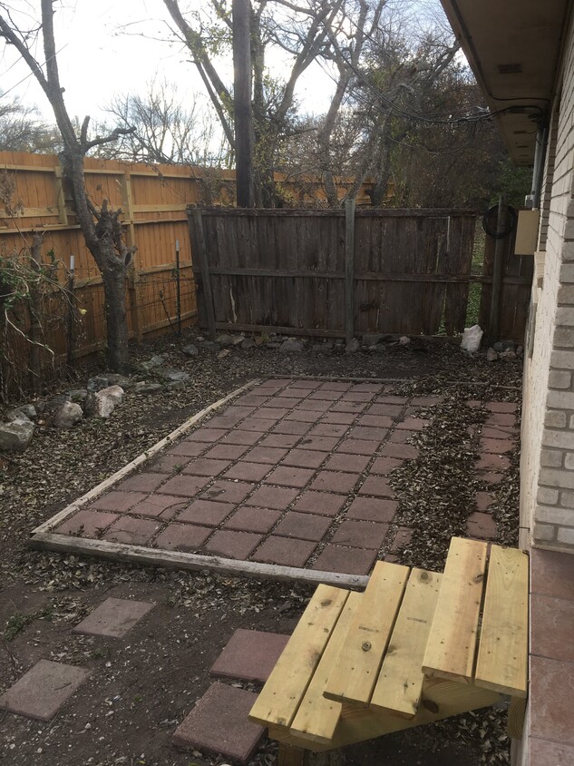 Semi private back yard - 1000 Ranchero Road