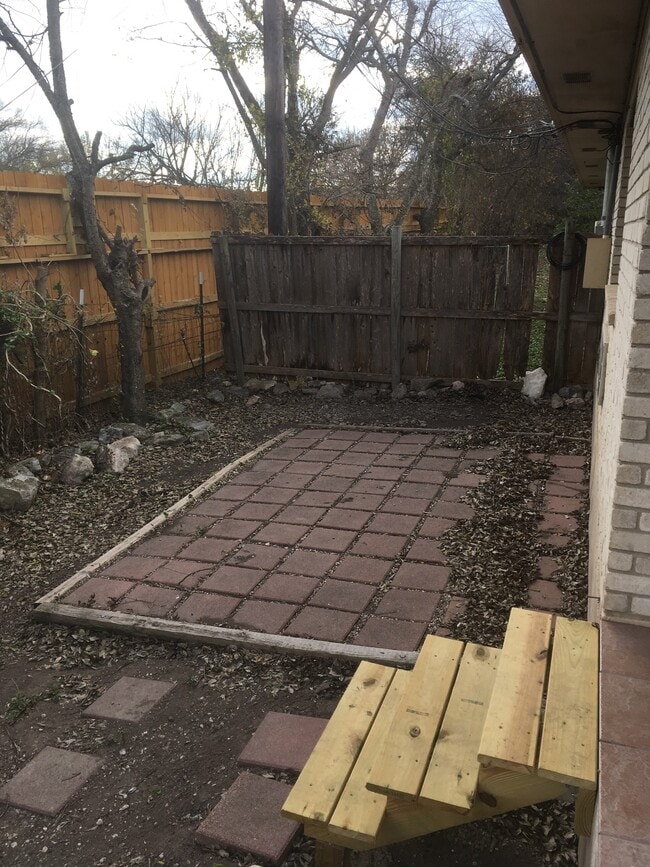 Building Photo - 1000 Ranchero Road